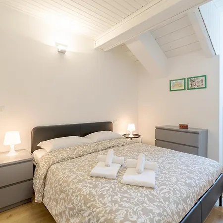 아파트 Guesthost - Quadrilatero Romano! Elegant Flat