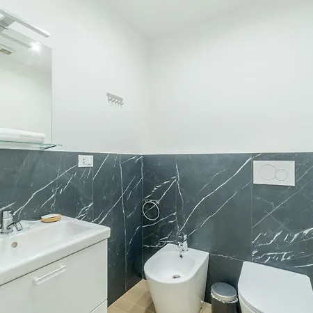 Guesthost - Quadrilatero Romano! Elegant Flat 토리노