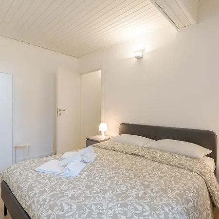 Guesthost - Quadrilatero Romano! Elegant Flat Apartment Turin